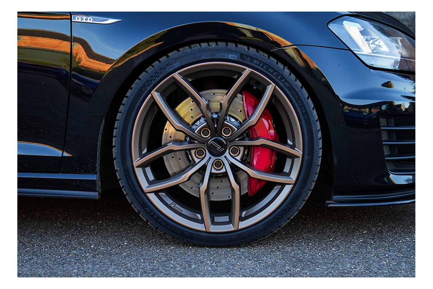 RacingLine R360 19″ x 8.5″ Wheel / ET44 / Set of 4 Wheels [VWR600360]