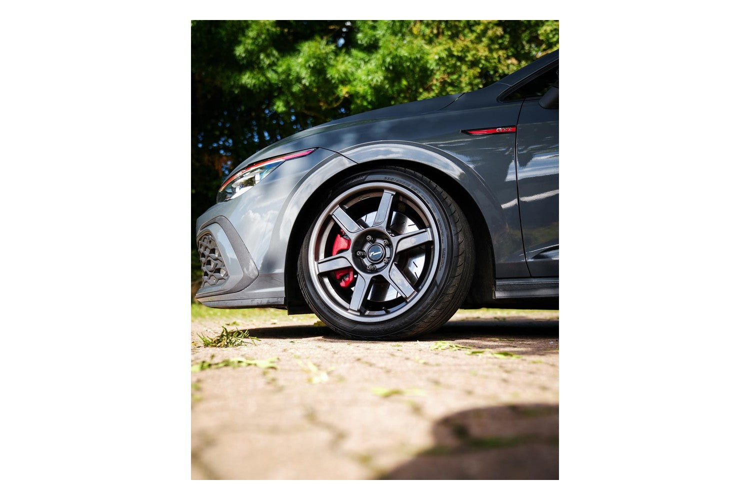 RacingLine R-06 18″ x 8.5″ Alloy Wheel ET44 / Single Wheel