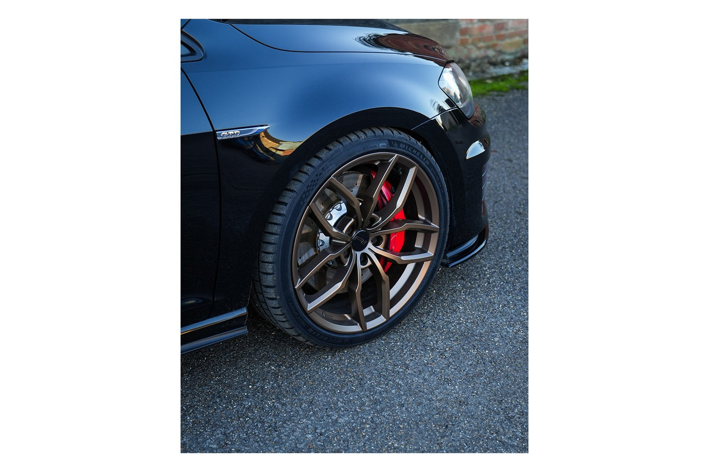 RacingLine R360 19″ x 8.5″ Wheel / ET44 / Set of 4 Wheels [VWR600360]