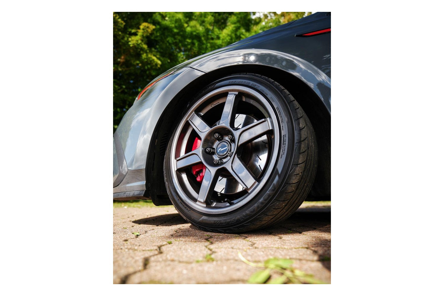 RacingLine R-06 18″ x 8.5″ Alloy Wheel ET44 / Single Wheel