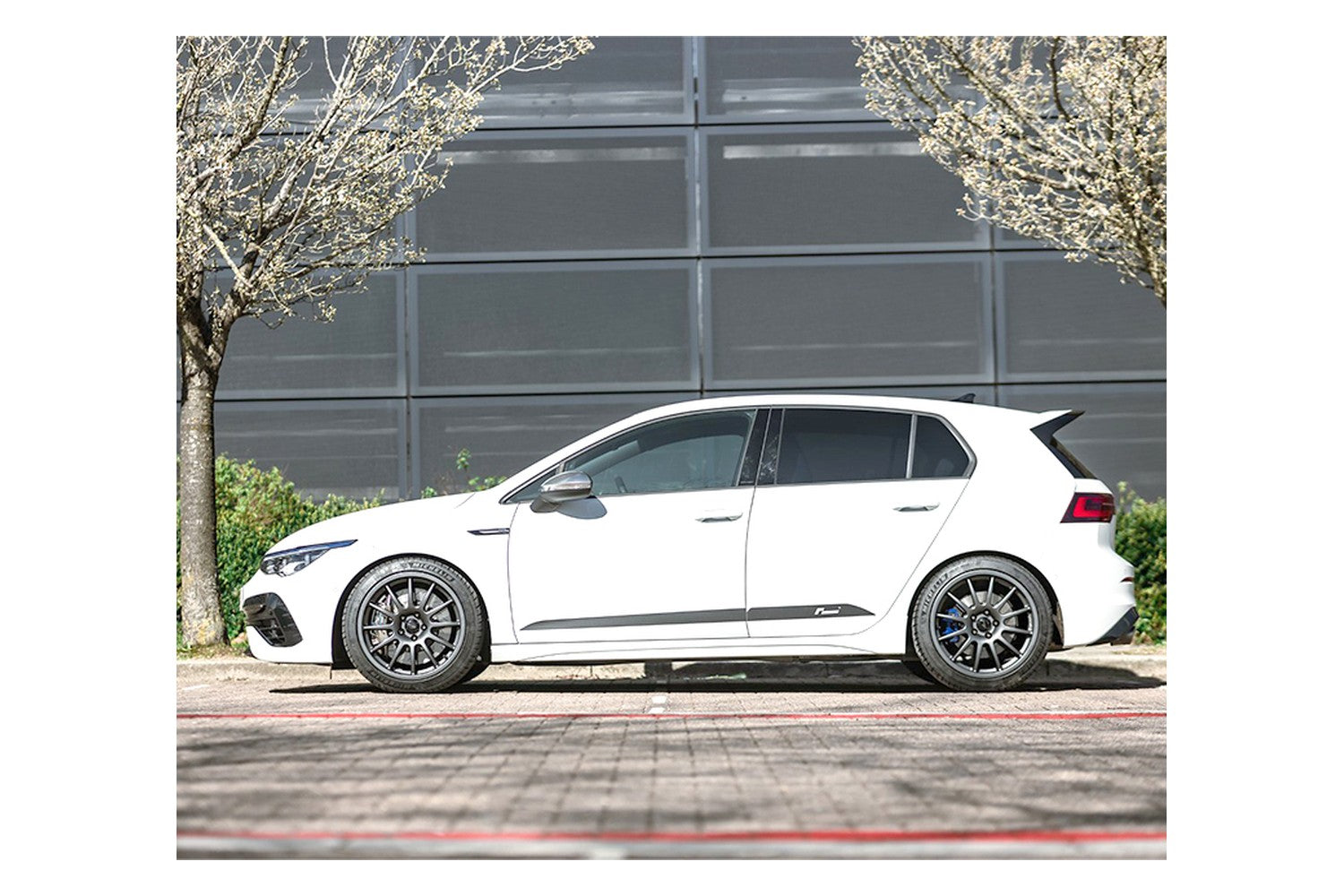 RacingLine Cup Edition’ 18” x 8.5″ Wheel / ET45 / Gunmetal Grey /  Single Wheel [VWR610007]