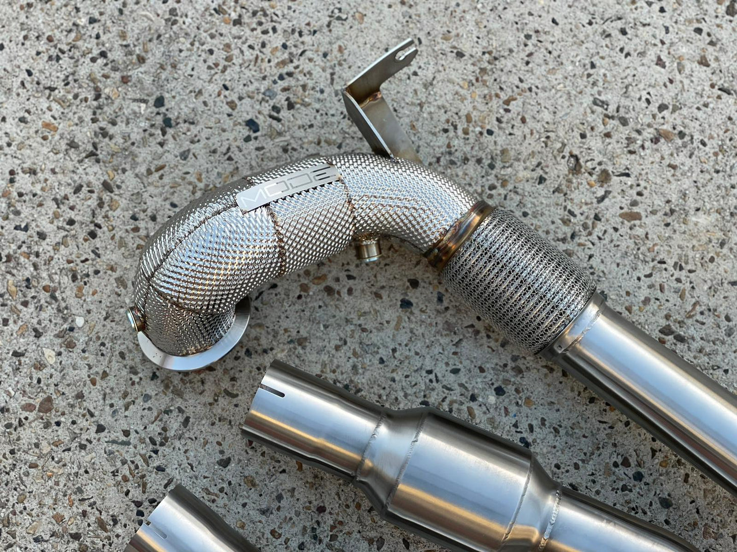 MODE Design 200cpsi Catted 3.5" Downpipe w. Heatshield MQB AWD VW Golf MK8 R Audi S3 8Y 2.0T EA888