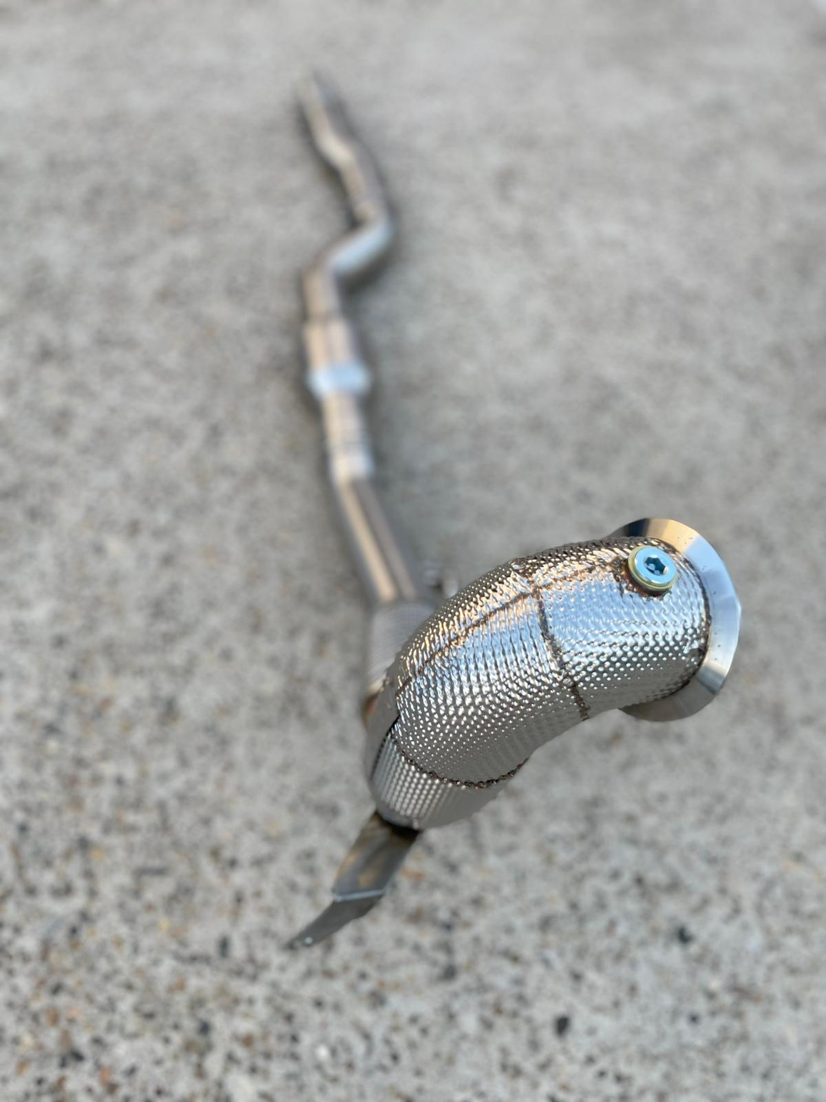 MODE Design 200cpsi Catted 3.5" Downpipe w. Heatshield MQB AWD VW Golf MK8 R Audi S3 8Y 2.0T EA888