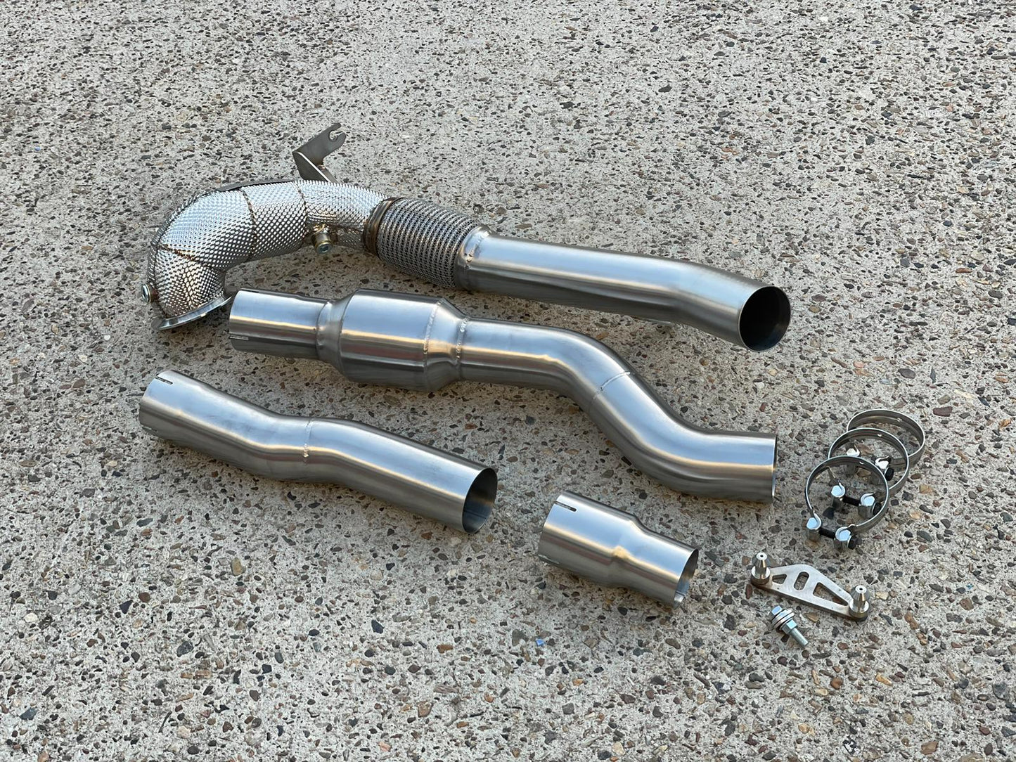 MODE Design 200cpsi Catted 3.5" Downpipe w. Heatshield MQB AWD VW Golf MK8 R Audi S3 8Y 2.0T EA888