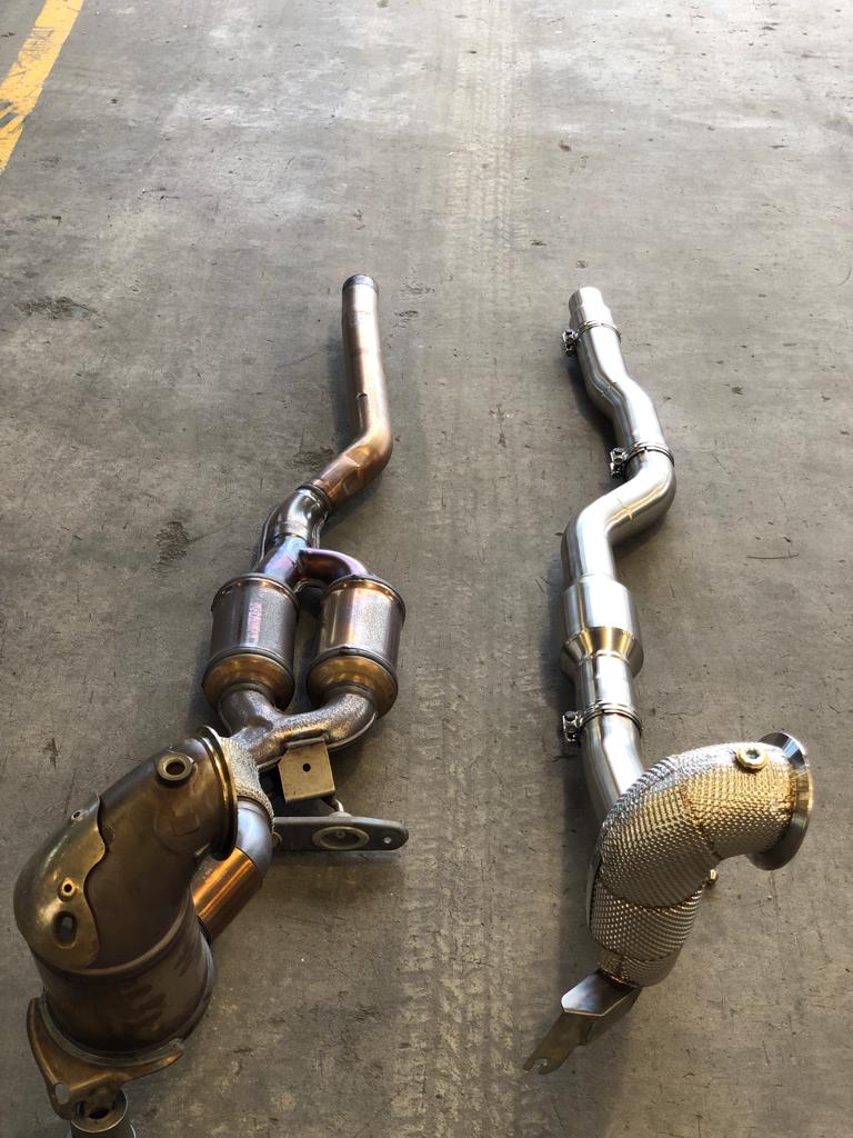 MODE Design 200cpsi Catted 3.5" Downpipe w. Heatshield MQB AWD VW Golf MK8 R Audi S3 8Y 2.0T EA888
