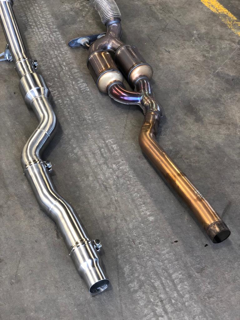 MODE Design 200cpsi Catted 3.5" Downpipe w. Heatshield MQB AWD VW Golf MK8 R Audi S3 8Y 2.0T EA888