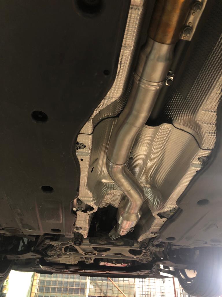 MODE Design 200cpsi Catted 3.5" Downpipe w. Heatshield MQB AWD VW Golf MK8 R Audi S3 8Y 2.0T EA888