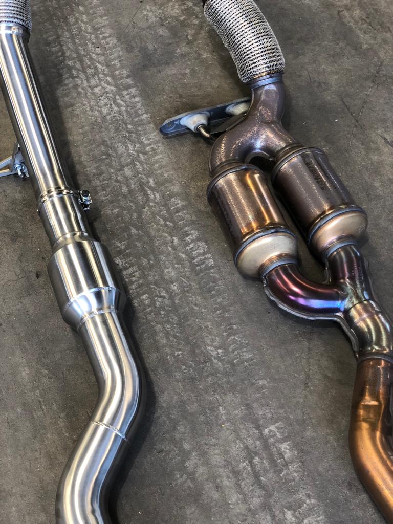 MODE Design 200cpsi Catted 3.5" Downpipe w. Heatshield MQB AWD VW Golf MK8 R Audi S3 8Y 2.0T EA888