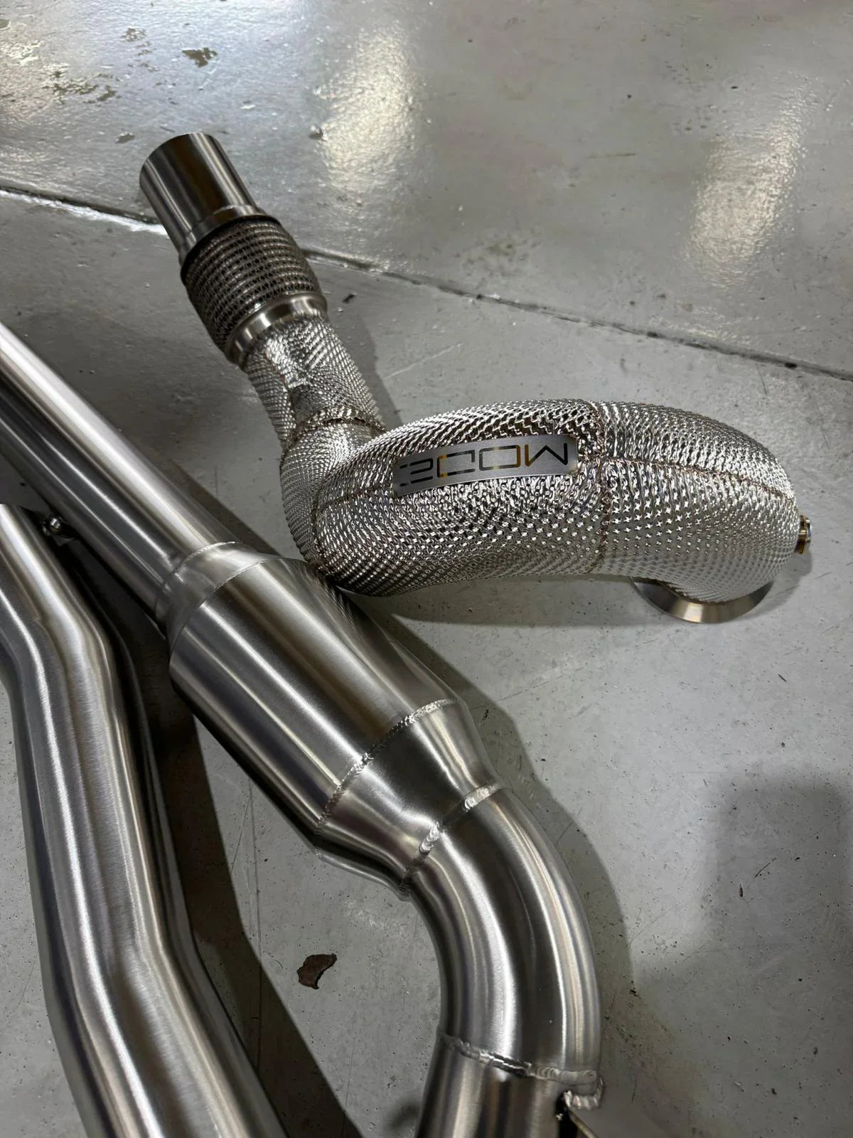 MODE Design 200cpsi Catted 3.5" Downpipe w. Heatshield MQB AWD VW Golf MK8 R Audi S3 8Y 2.0T EA888
